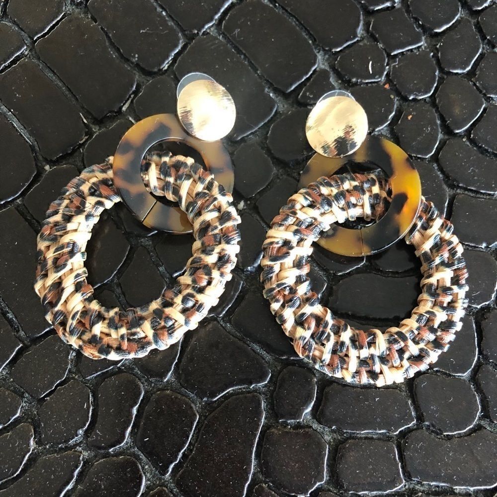 Pink Linen, leopard print double hoop earrings. - Picture 2 of 3